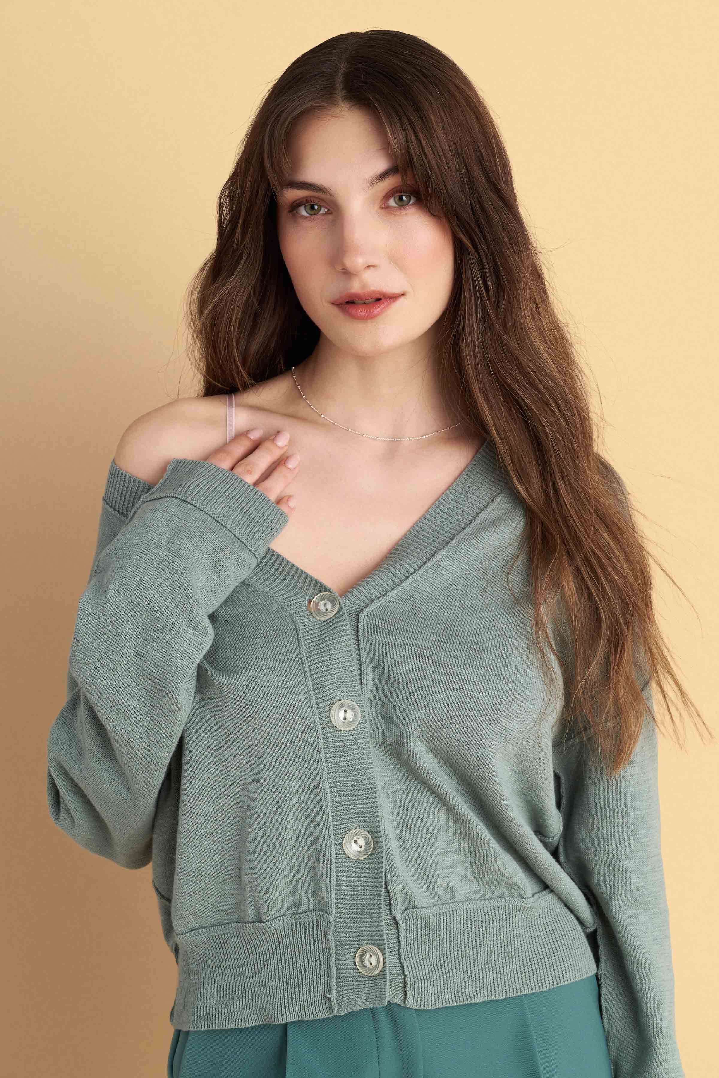 Knitted cardigan with buttons - Green