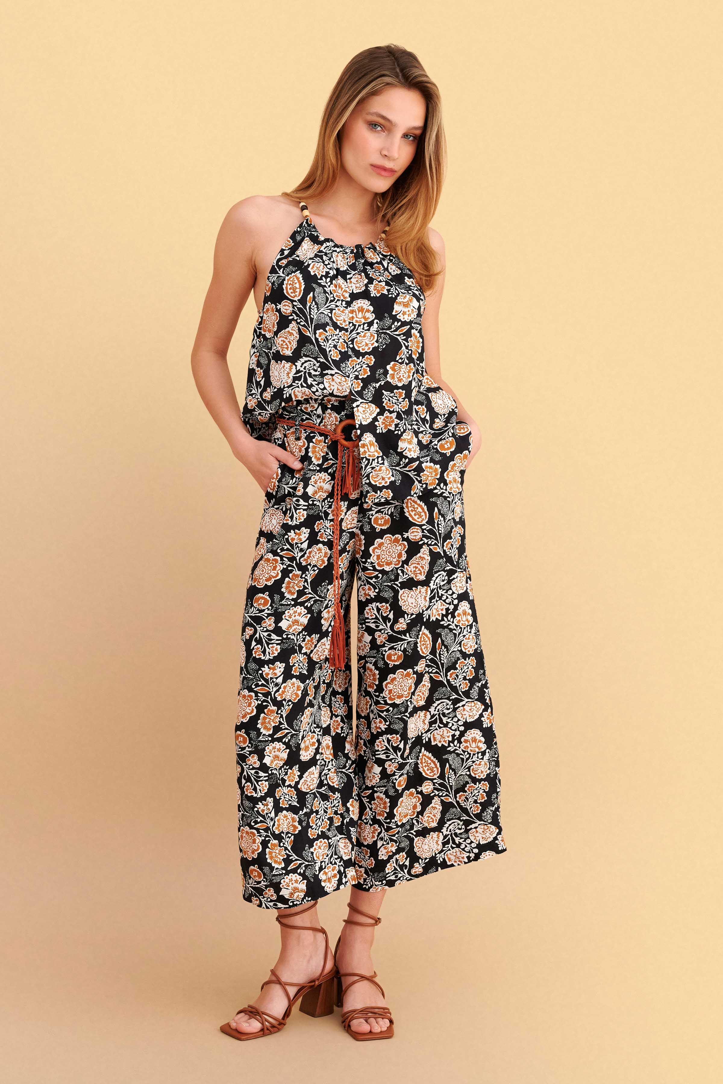 Floral culottes with belt - Black