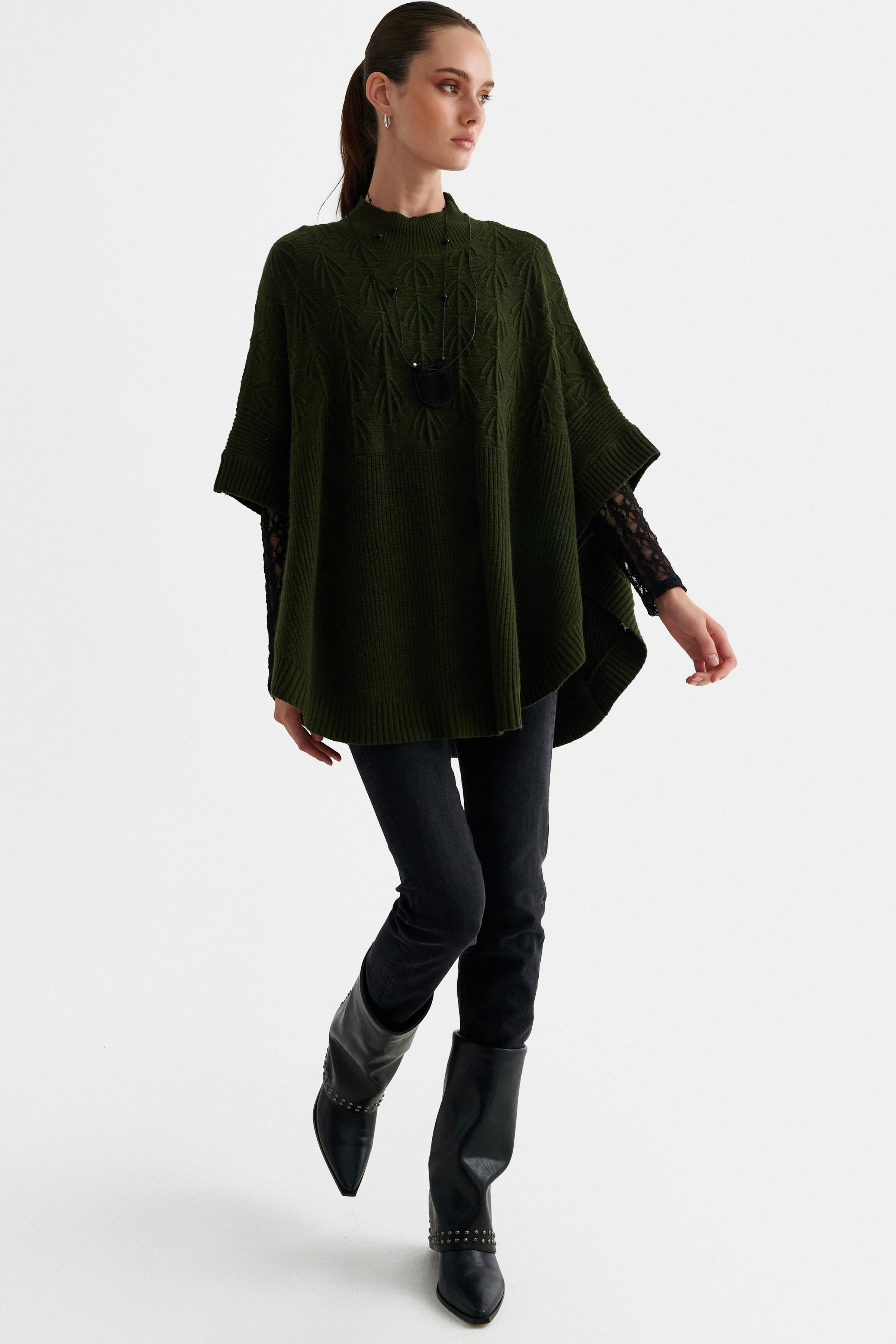 Oversized knitted top with necklace - Green