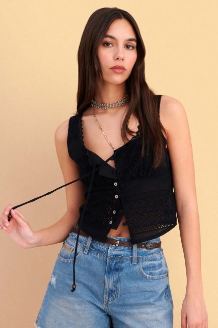 Broderie buttoned top - Black