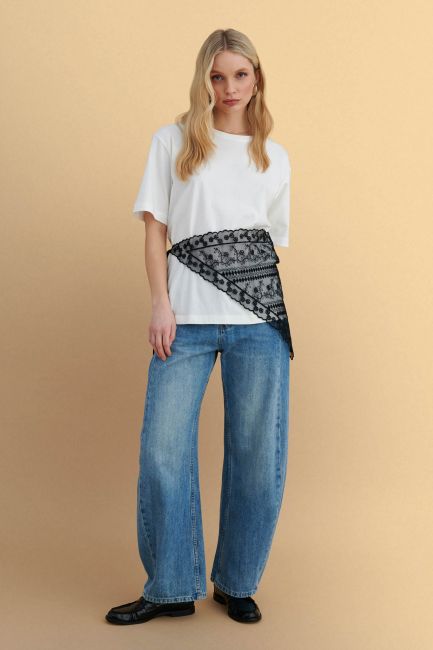 Top with detachable lace scarf - White