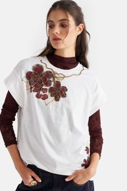Sleeveless patterned blouse with beads - White