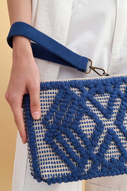 Woven geometric clutch bag - Blue