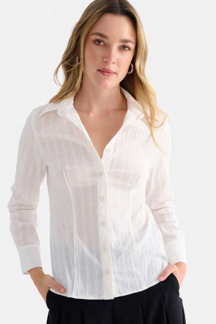 Fitted shirt with a pointed collar - White