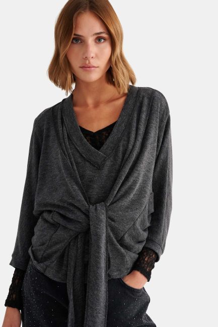 Long-sleeved V-neck blouse with tie detail - Grey