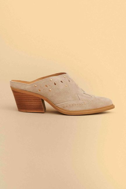 Mule shoes  with studs - Beige