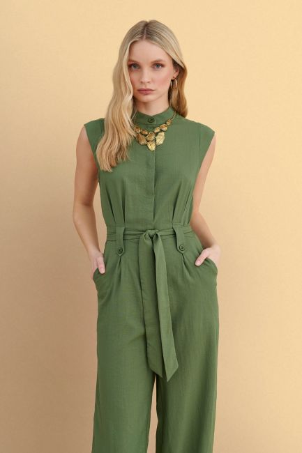 Jumpsuit with a belt - Green