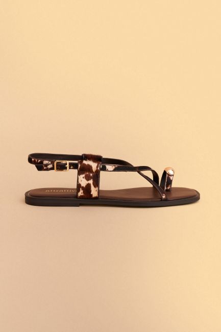 Flat sandals with thin straps - Beige