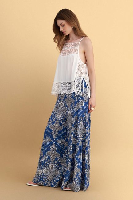 Flowy top with lace - White