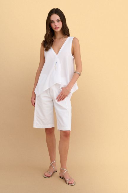 Asymmetric V-neck top with necklace - White