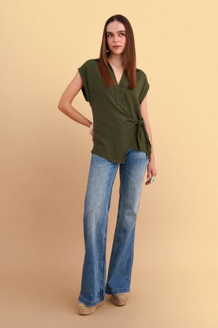 Sleeveless top with side tie - Green