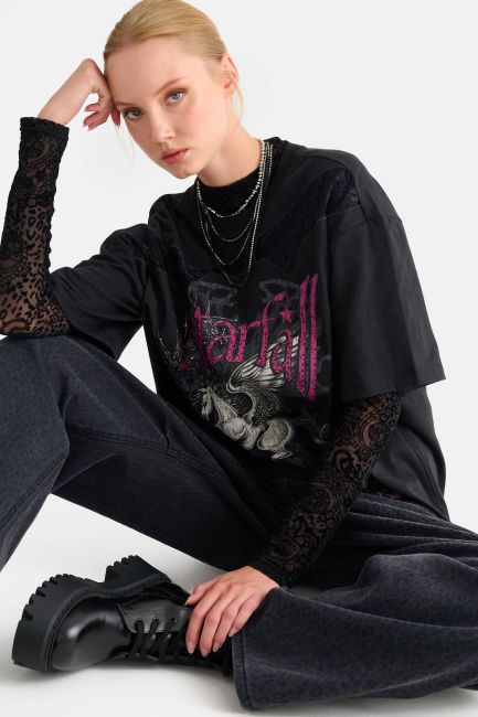 Oversized short-sleeve top with lace detailing - Black