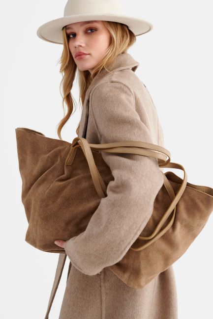 &Tau;&sigma;ά&nu;&tau;&alpha; &delta;&epsilon;&rho;&mu;ά&tau;&iota;&nu;&eta; shopper - &Gamma;&kappa;&rho;&iota;