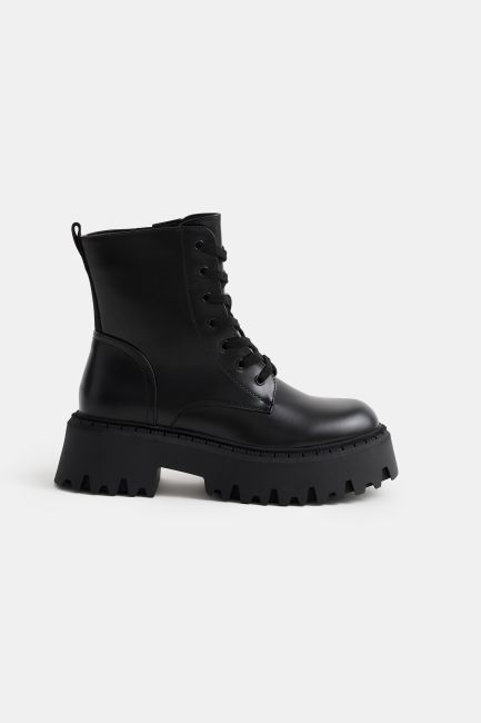 Lace-up ankle boots with a round toe and chunky platform sole - Black