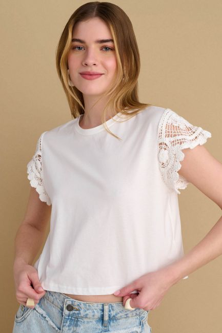 T-shirt με δαντέλα στο μανίκι - White