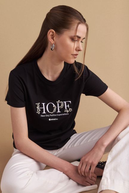 T-shirt με lettering και διακοσμητικά - Black